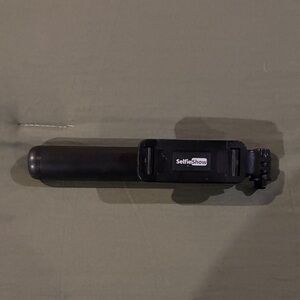 SelfieShow Black Selfie Stick